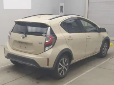 Toyota AQUA  с аукциона в Японии