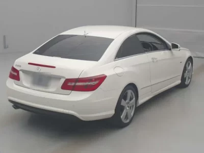 Mercedes-Benz E CLASS  с аукциона в Японии