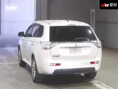 Mitsubishi OUTLANDER PHEV  с аукциона в Японии