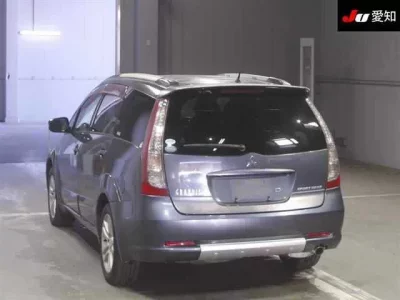 Mitsubishi GRANDIS