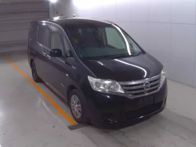 Nissan SERENA  с аукциона в Японии