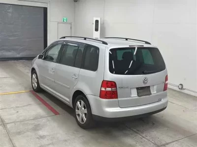 Volkswagen GOLF TOURAN