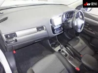 Mitsubishi OUTLANDER лот № 70012 оценка 3.5  с аукциона в Японии 2