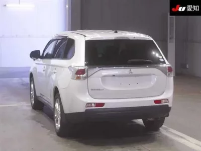 Mitsubishi OUTLANDER  с аукциона в Японии