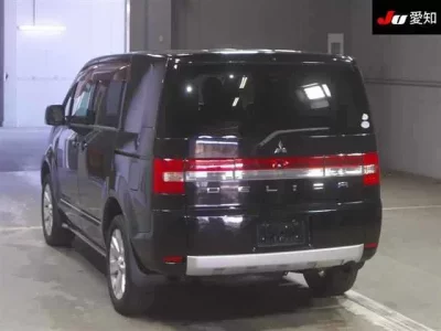 Mitsubishi DELICA D5
