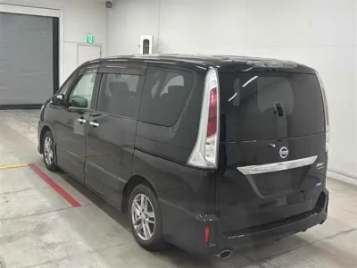 Nissan SERENA  с аукциона в Японии