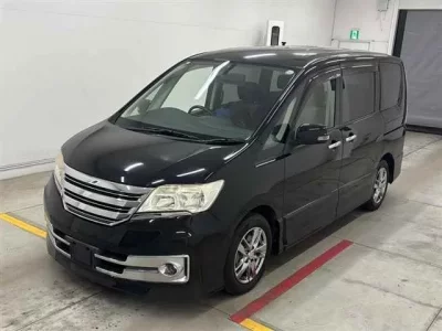 Nissan SERENA  с аукциона в Японии