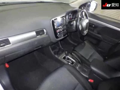 Mitsubishi OUTLANDER  с аукциона в Японии