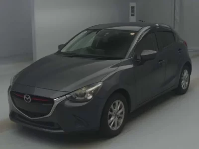Mazda DEMIO  с аукциона в Японии