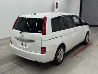 Toyota ISIS лот № 90201 оценка R  с аукциона в Японии 4