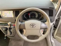 Toyota ISIS лот № 90201 оценка R  с аукциона в Японии 6