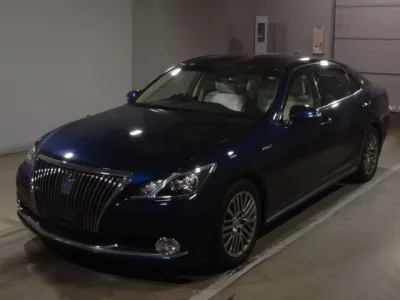 Toyota CROWN  с аукциона в Японии