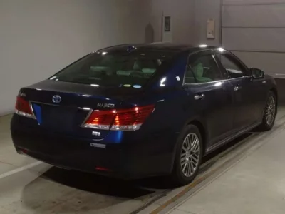 Toyota CROWN  с аукциона в Японии