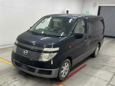 Nissan ELGRAND  с аукциона в Японии