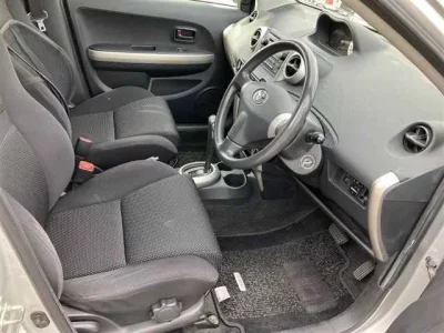 Toyota IST  с аукциона в Японии