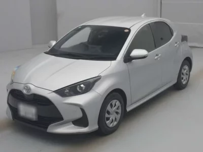 Toyota YARIS  с аукциона в Японии