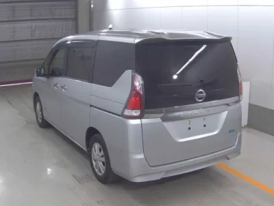 Nissan SERENA  с аукциона в Японии