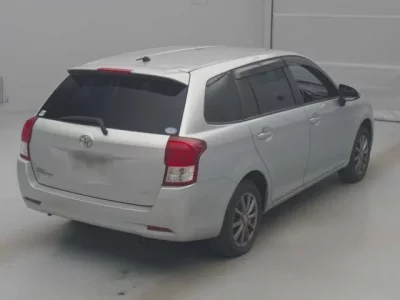 Toyota COROLLA FIELDER  с аукциона в Японии