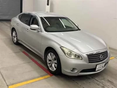 Nissan FUGA  с аукциона в Японии