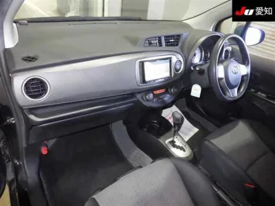 Toyota VITZ  с аукциона в Японии