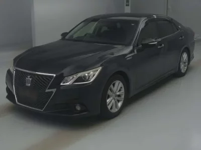 Toyota CROWN  с аукциона в Японии