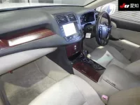 Toyota CROWN лот № 70072 оценка 3.5  с аукциона в Японии 2