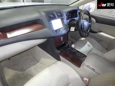 Toyota CROWN  с аукциона в Японии