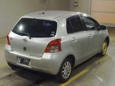 Toyota VITZ  с аукциона в Японии