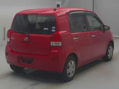Toyota PORTE  с аукциона в Японии