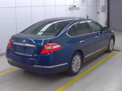 Nissan TEANA  с аукциона в Японии