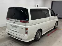 Nissan ELGRAND лот № 60031 оценка 3.5  с аукциона в Японии 4