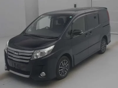 Toyota NOAH  с аукциона в Японии