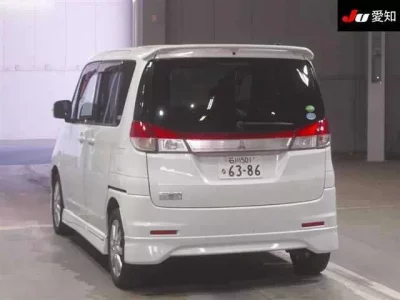 Mitsubishi DELICA D2