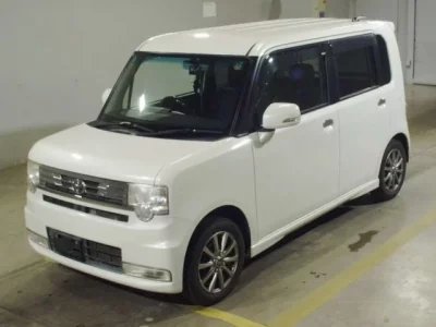 Toyota PIXIS SPACE  с аукциона в Японии