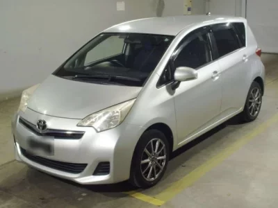 Toyota RACTIS  с аукциона в Японии
