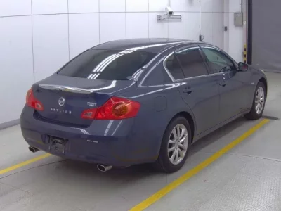 Nissan SKYLINE  с аукциона в Японии