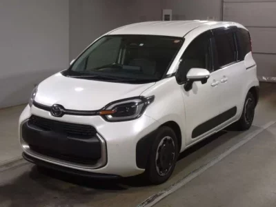 Toyota SIENTA  с аукциона в Японии
