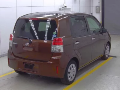 Toyota SPADE  с аукциона в Японии