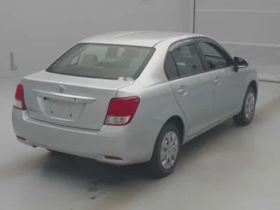 Toyota COROLLA AXIO  с аукциона в Японии