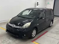 Toyota ISIS лот № 60048 оценка 4  с аукциона в Японии 3