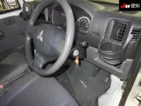 Mitsubishi MINICAB VAN лот № 70106 оценка 3.5  с аукциона в Японии 4
