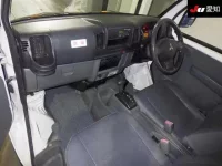 Mitsubishi MINICAB VAN лот № 70106 оценка 3.5  с аукциона в Японии 2