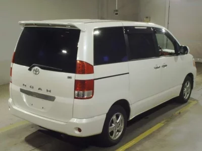 Toyota NOAH  с аукциона в Японии