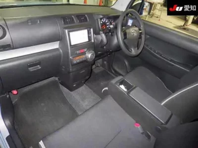 Toyota PIXIS SPACE  с аукциона в Японии