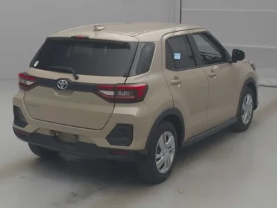 Toyota RAIZE  с аукциона в Японии