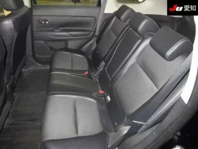 Mitsubishi OUTLANDER PHEV  с аукциона в Японии