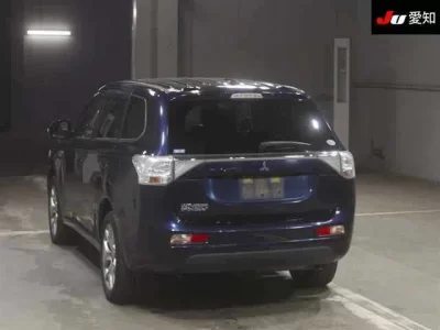 Mitsubishi OUTLANDER PHEV  с аукциона в Японии