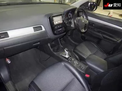 Mitsubishi OUTLANDER PHEV  с аукциона в Японии