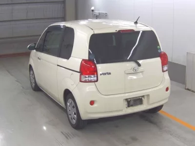 Toyota PORTE  с аукциона в Японии