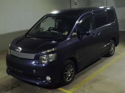 Toyota VOXY  с аукциона в Японии